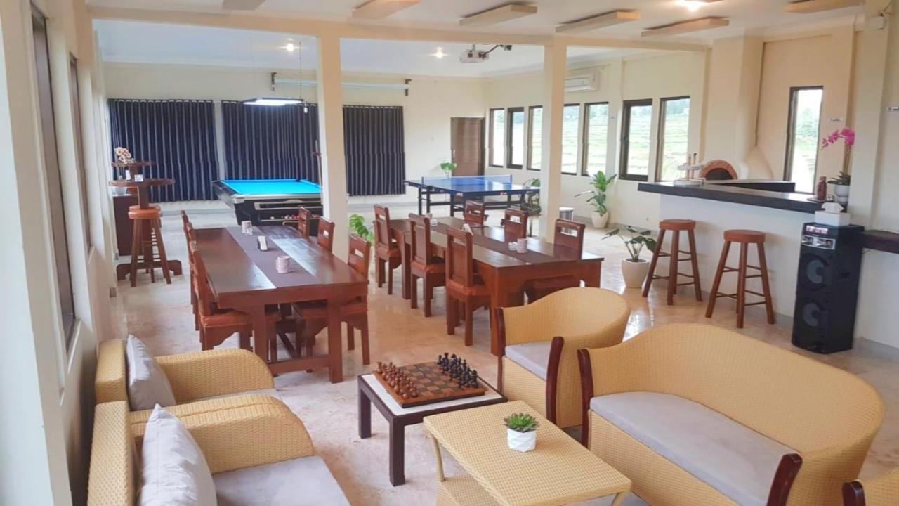 Medewi Manor Aparthotel Airsatang Eksteriør bilde