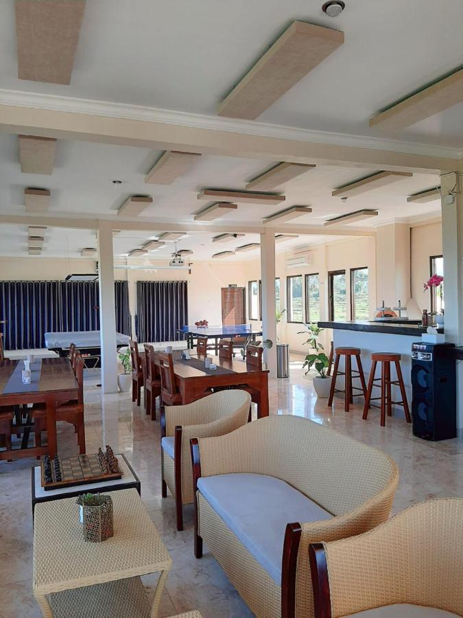 Medewi Manor Aparthotel Airsatang Eksteriør bilde
