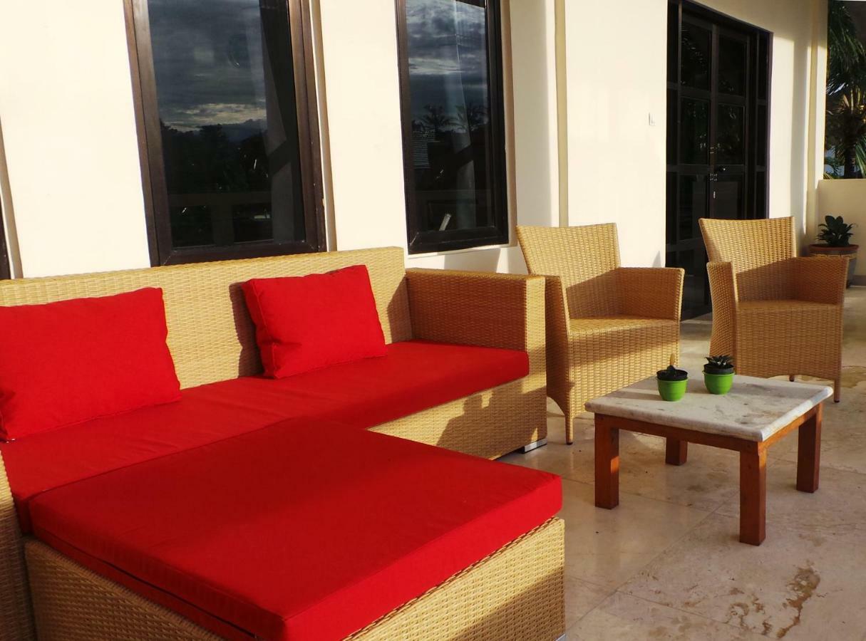 Medewi Manor Aparthotel Airsatang Eksteriør bilde